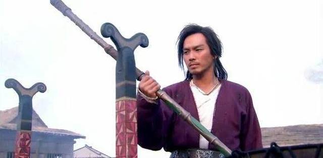 为啥乔峰和洪七公都不爱用打狗棒法?金庸不好意思说,原因却是这样