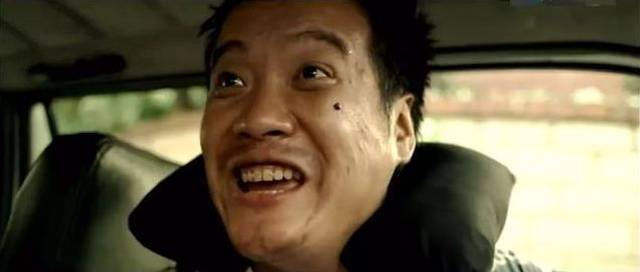 他和冯小刚一样,不仅客串自己的戏,别人的戏也常去.