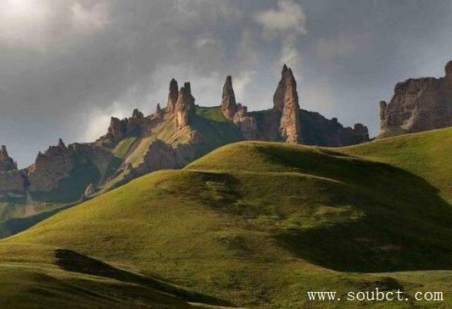 世界上著名的十大山脉 e3d028e22e194d5caa957cfb52e2cc0b.jpeg