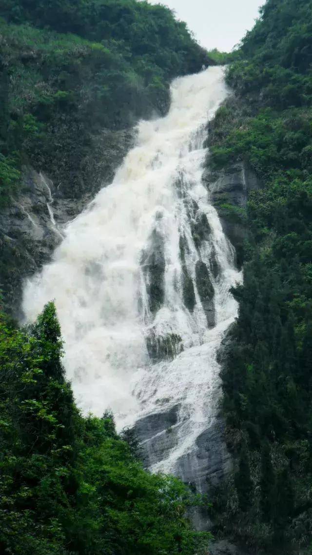 咸宁夏日避暑,溯溪,看瀑布,就来这些山川!