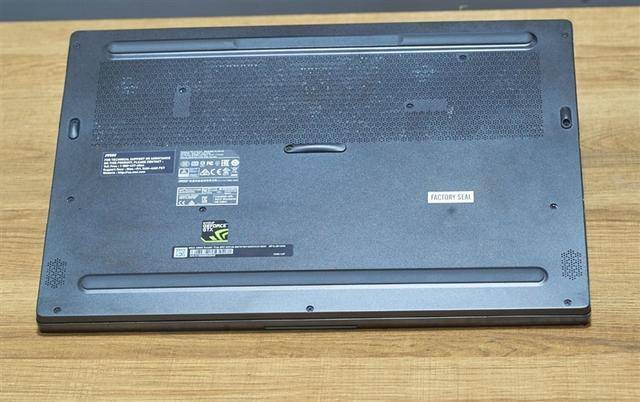 8750H+GTX 1070仅重1.8kg!微星GS65轻薄游戏本评测