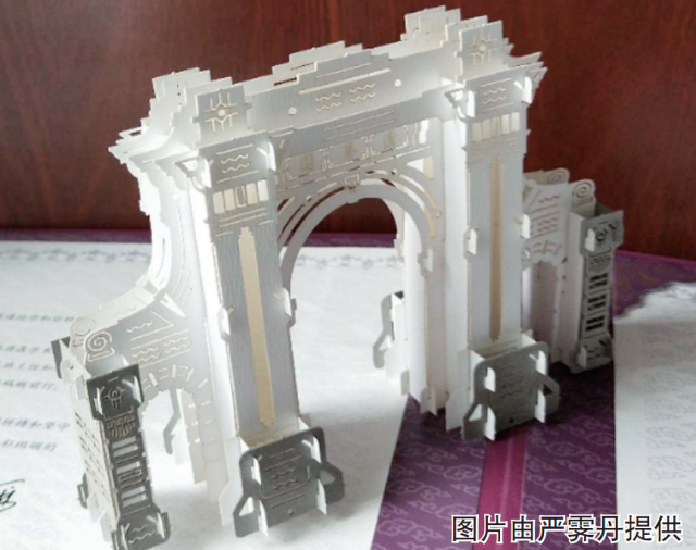 惊艳!哈市考生收到清华大学录取通知书 打开竟是3D清华门