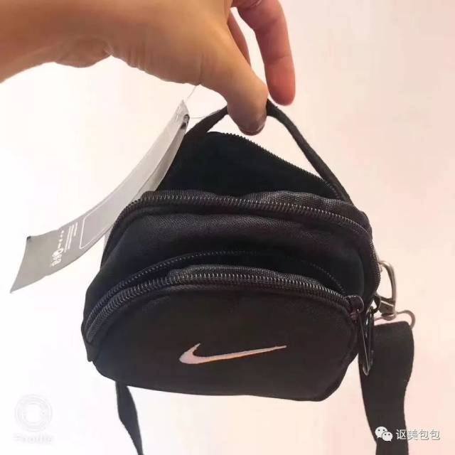 网红款nike小斜挎包 到货