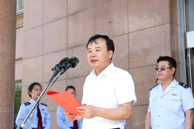 县委副书记,县长孙本忠致辞