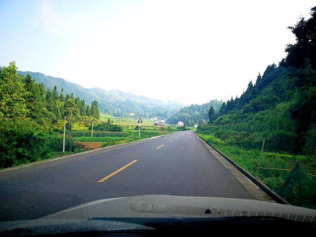 村道,路况都不错,就是有些路段把贵州特有的山区道路:路窄,弯多,坡陡