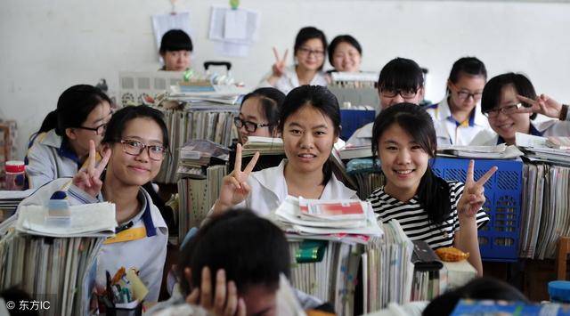 准高三家长:面临新的高考,考生还有几次复读机