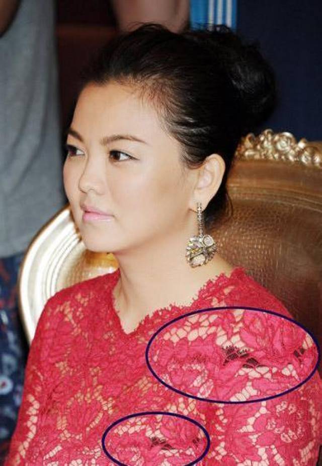 42岁李湘瘦了20斤不止!身着红色露肩上衣魅力十足,网友:美腻了