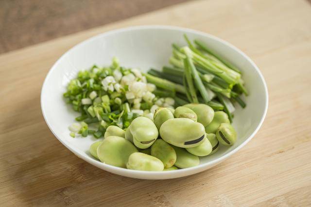 蚕豆属于寒性食物吗