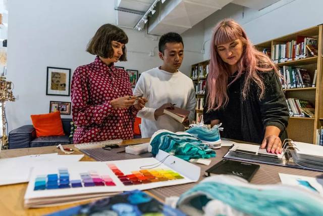  NIKE: ON AIR ʤͿȫܲԲ֮