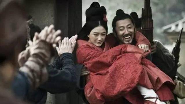 项羽并不是分封诸侯而是调整了诸侯封地,他想做秦始皇