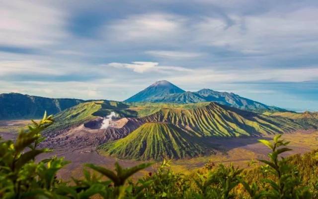 在这个公园里,你可以探索荒凉的腾格火山口,婆罗摩火山和塞梅鲁火山.