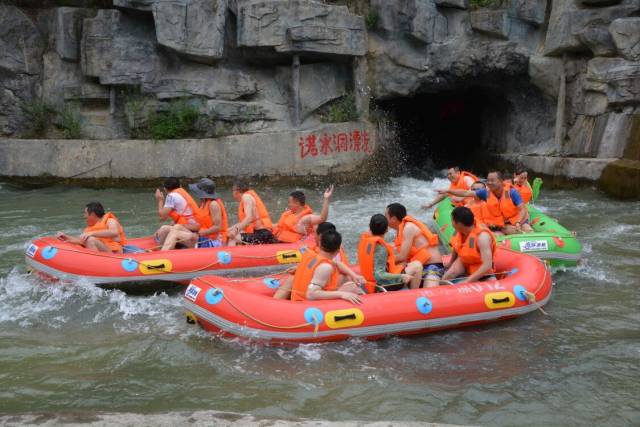 诺水洞漂流位于光雾山—诺水河世界地质公园四川巴中诺水河国家aaaa