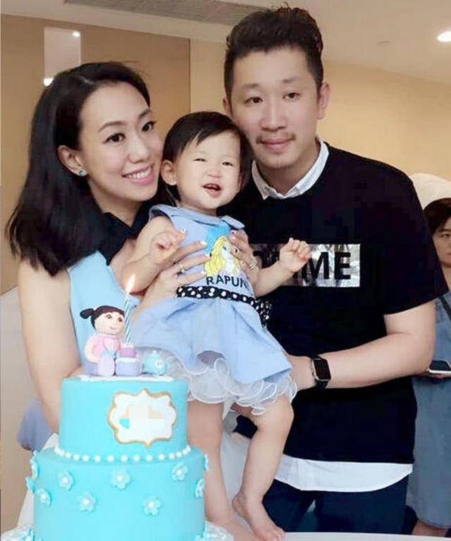 18岁被成龙看中,21岁被陈佩斯捧红,34岁嫁爱情,4岁女儿很有才