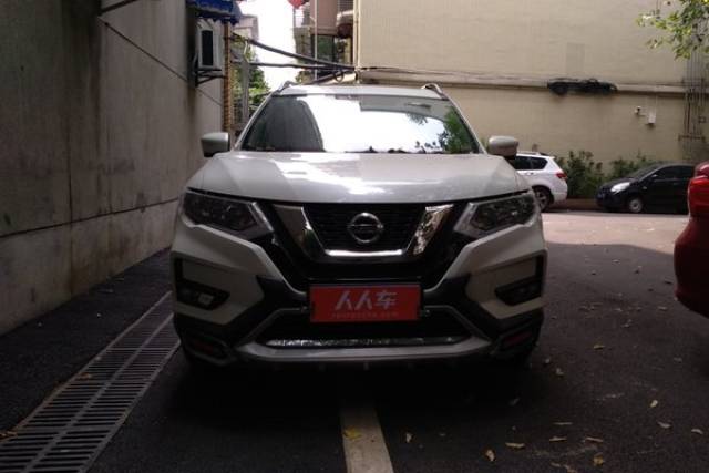 日产奇骏舒适版,买辆二手车结婚可以不,我觉得