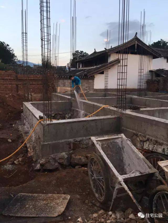 毛石基础也能做成这样!混凝土基础凝噎:哥们,你还让人怎么混?