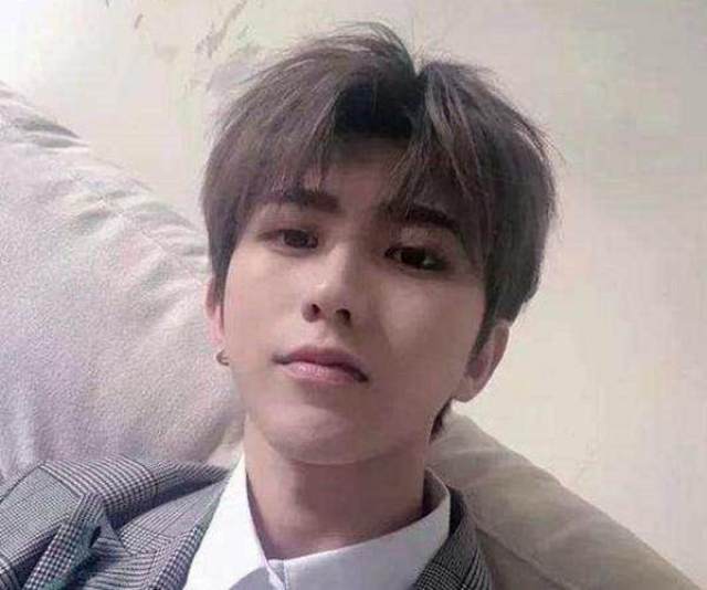 王俊凯卸妆后, 蔡徐坤卸妆后, 易烊千玺卸妆后,