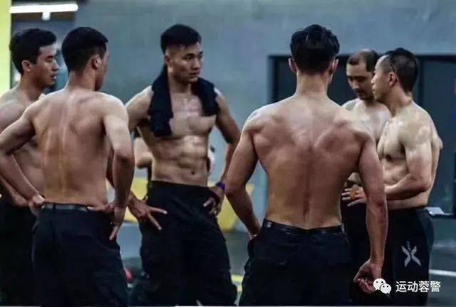 世警会预告,现场不止有肌肉和荷尔蒙,还有让你爆棚的安全感