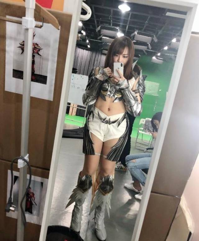 作为美女coser,奶桃子的各种cos装扮可以好好围观一下哦!