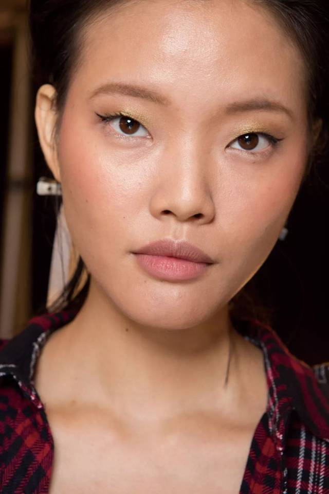 戏精眼妆:双眼皮和单眼皮都能c位出道 beauty