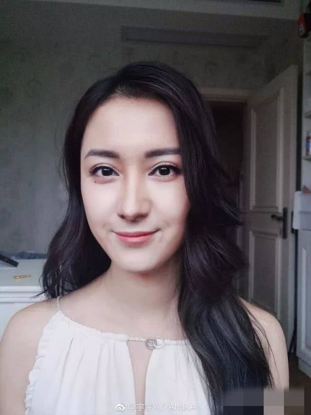 重庆妹子仿妆众女星相似度