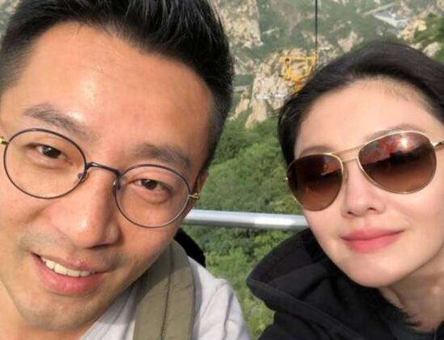 大s和汪小菲,这两人的生活上,热点一直很高,大s应该也是因为身体的