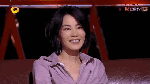像《重庆森林》里的阿菲一样,她熟悉世人所有的套路,却总是心平气和