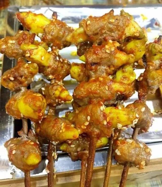 八,彩彩宜州果酱烧烤 推荐菜品:泡椒牛肉 这家店位于葛村美食城里面