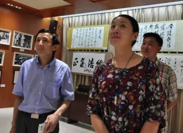 国家一级演员,50岁韩再芬近照,曾"炮轰赵本山小沈阳"惹非议