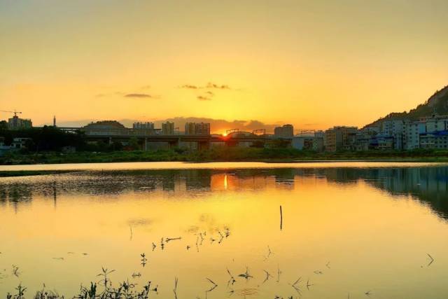 今天,梓妹儿给大家带来了桐梓县部份 河流,水库,湿地的照片,我们一起