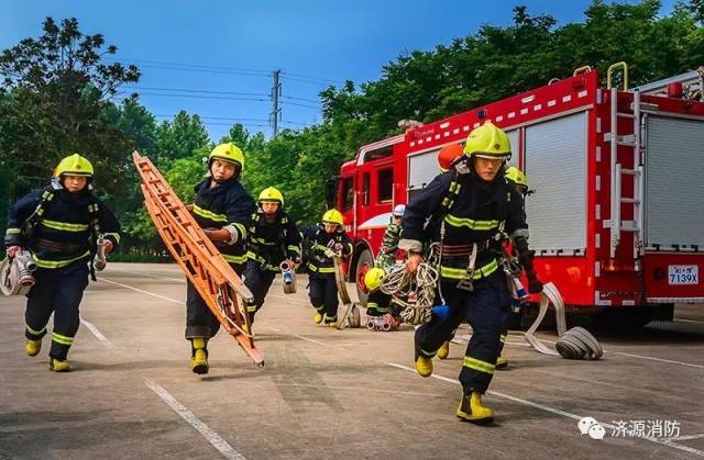 用照片叙事红门 济源市"红门风采杯"最美消防员摄影展优秀作品