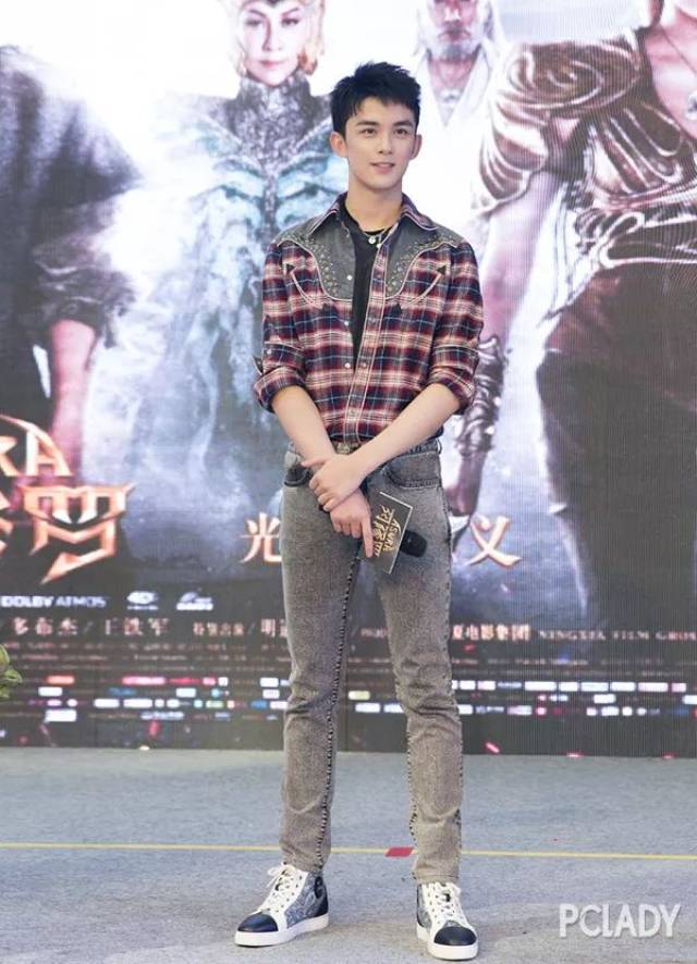 衣品开挂!吴磊教你如何穿出"少年感"