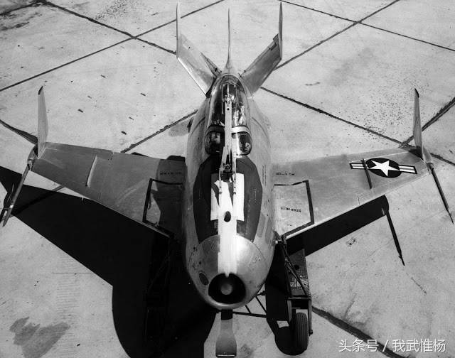 再加上长程战斗机和空中加油技术的出现,1949年10月24日,xf-85项目