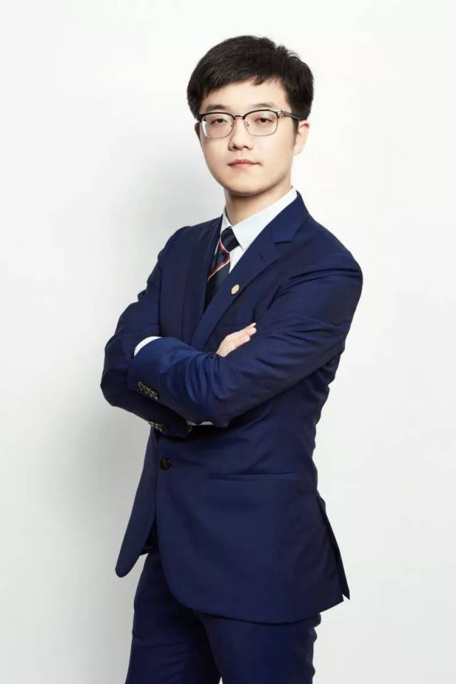 包江浩 "  25岁,本科毕业于莫纳什大学,研究生毕业于墨尔本大学,就职