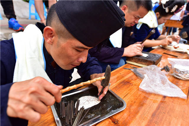 贵州雷山县有一个神秘的银匠部落