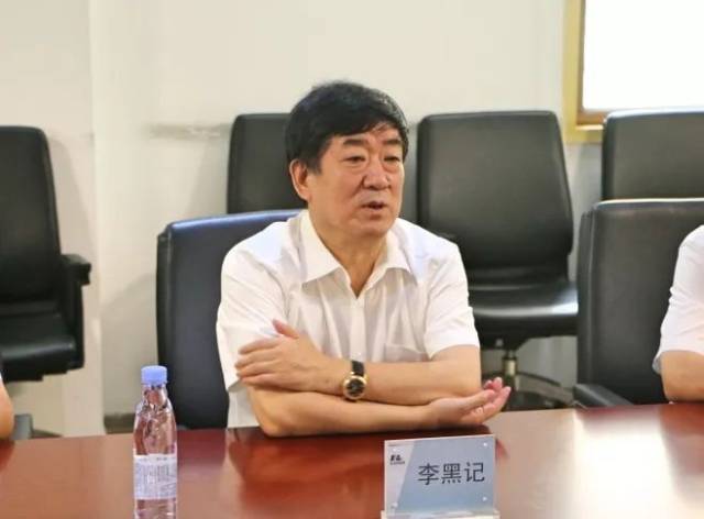 扶风县午井镇龙蹄村干部:东岭村的发展令人震撼,是我们学习的榜样