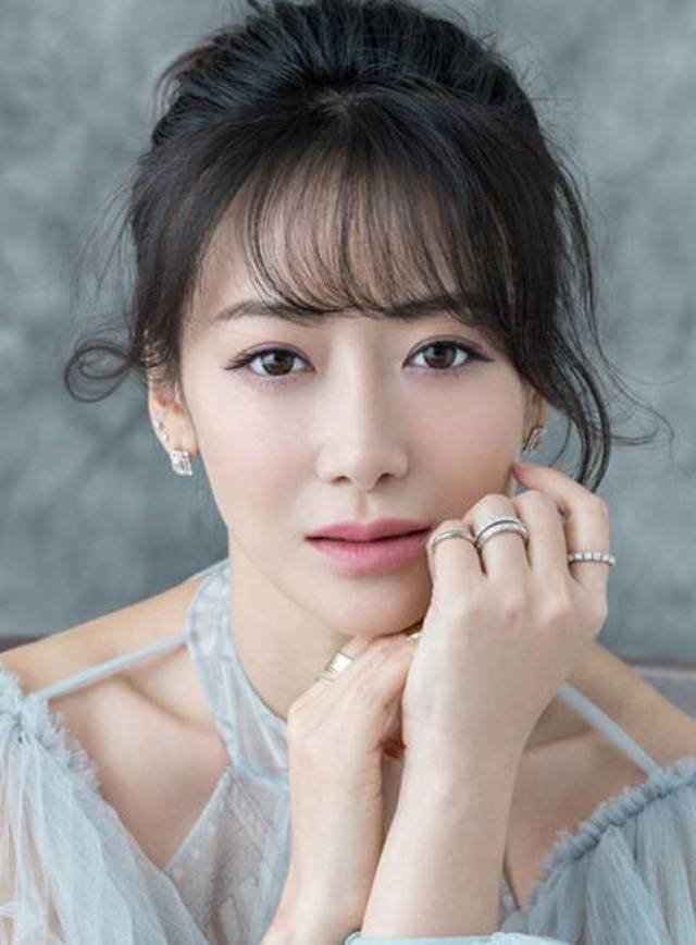 那些长得漂亮演技好,但就是不火的女星,第四个好久没见到她了