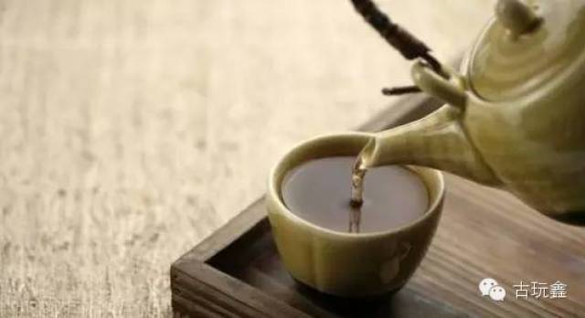 午夜,与一杯茶独坐