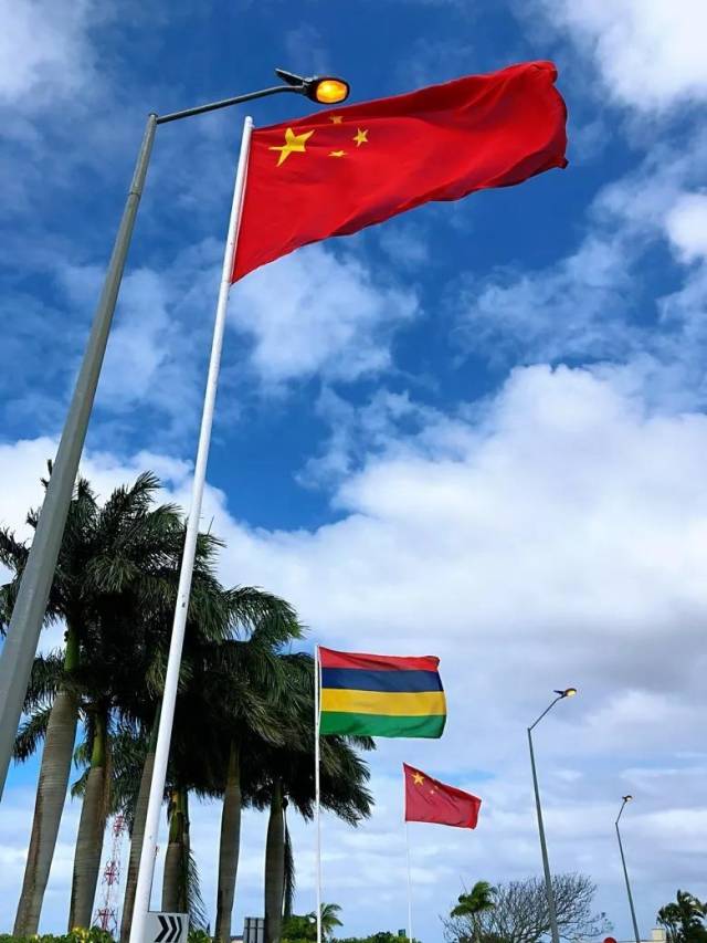 毛里求斯:欢迎仪式上奏响了《我的中国心》_手机搜狐网