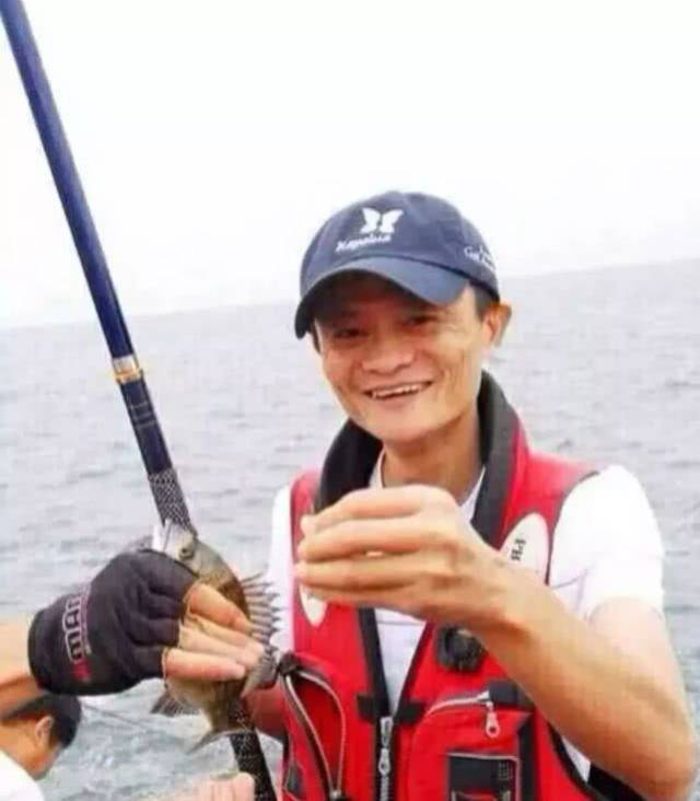 钓鱼欢乐囧事何其多?这些逗比的钓鱼人,为了钓鱼也是蛮拼的