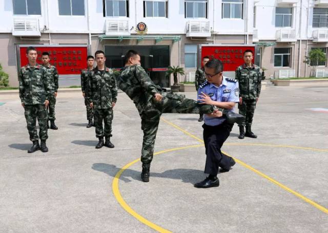 监狱干警与驻监武警比武