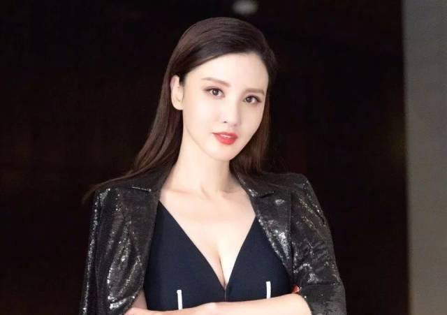 关晓彤爱自拍,张萌歌,娜扎异域,陈乔恩杜淳,王紫逸张子萱,男艺人