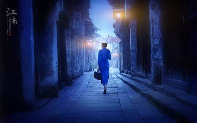 舞蹈《小城雨巷》，邂逅丁香一样的姑娘.