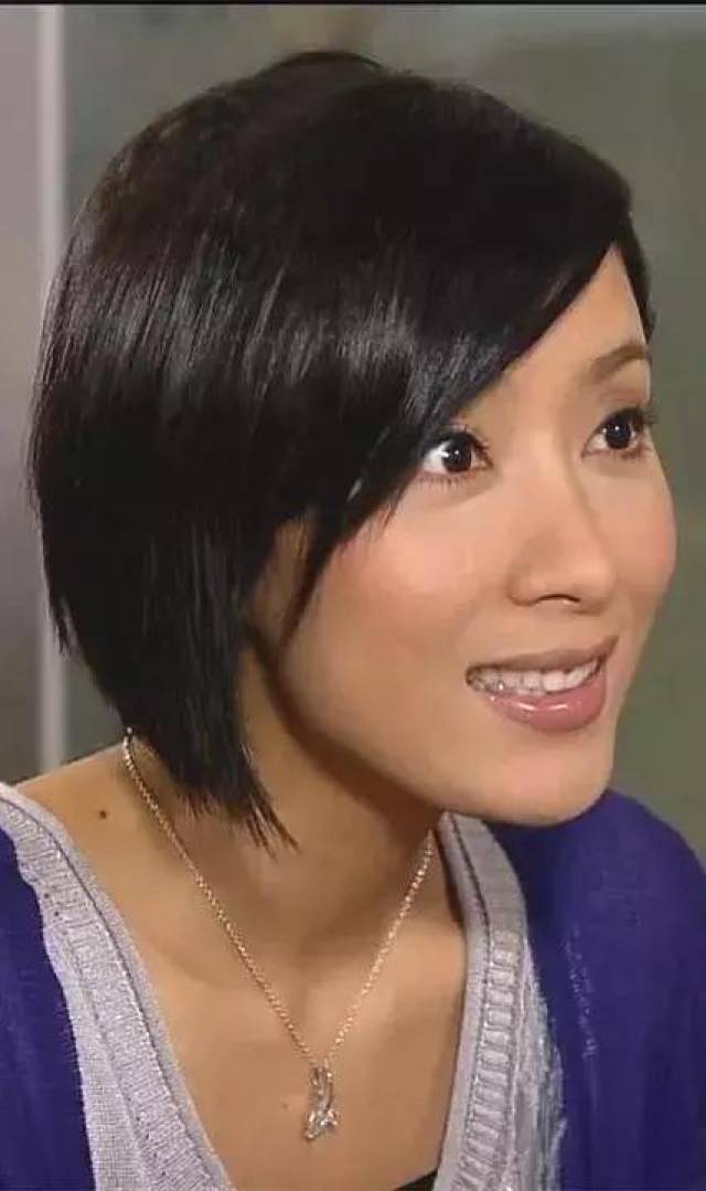 2008年,杨怡凭借《溏心风暴之家好月圆》夺得tvb颁奖典礼"最佳女配角"