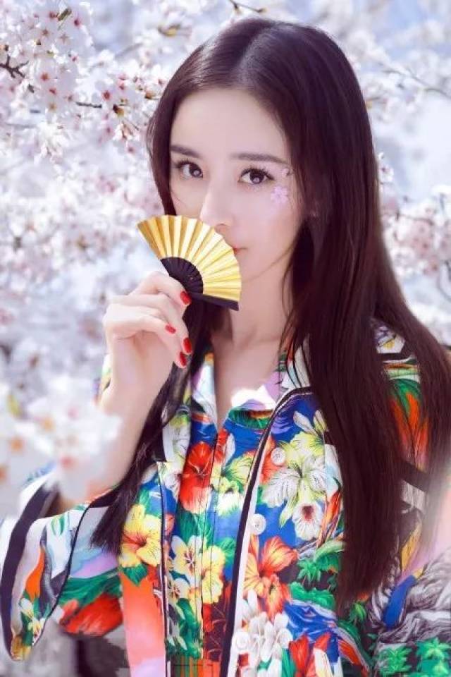 明星壁纸〡人美心善杨幂