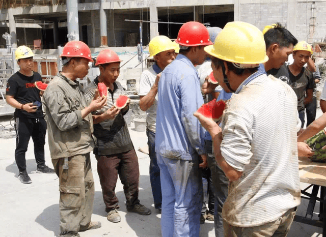 "盛夏送清凉"慰问自游港建筑工人活动(内含工程进度)