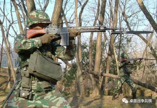 因为无法仿制m14 而不得不自主设计的突击步枪