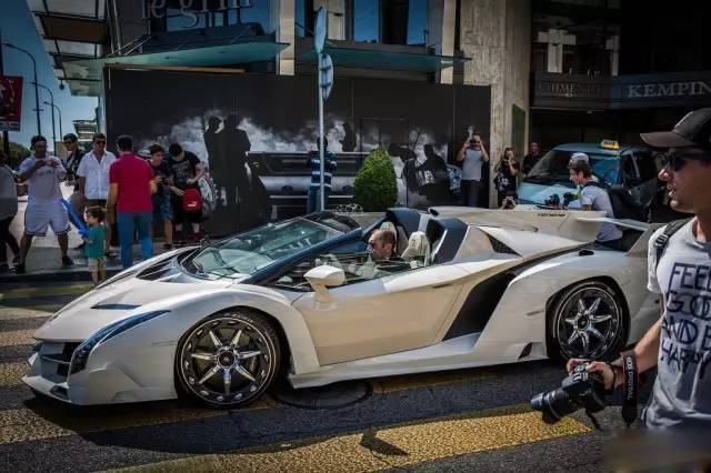 一枚白色毒药 兰博基尼veneno roadster