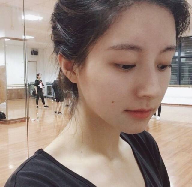 抖音新晋女神照片女神,真人青蛙脸啊!