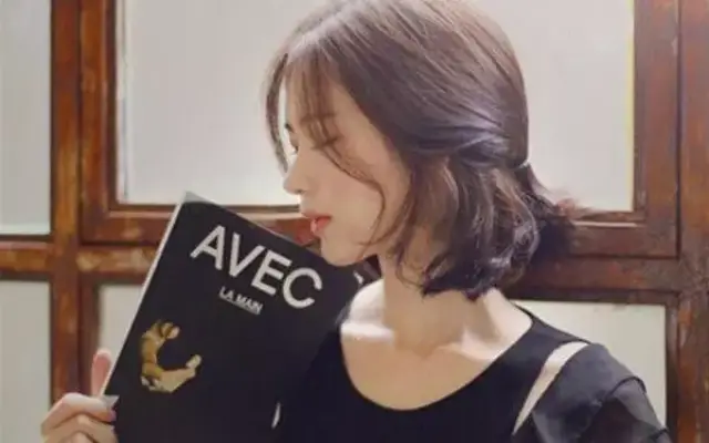 爱美的女生,不要总是披头发,这样扎发,可以让你