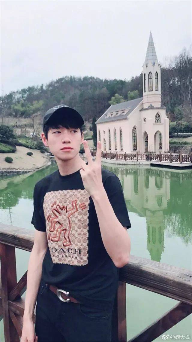 曾经是两百多斤的作文,逆袭考上中戏,如今变身综艺达人老了爸爸高中胖子图片